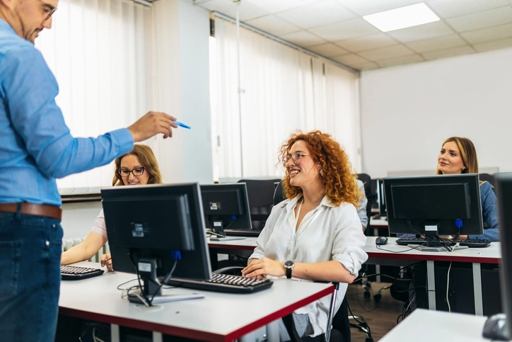 Formation Power BI PL-300 en petit groupe avec formateur expert et cas concrets en entreprise